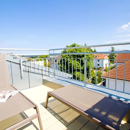 Duenenpalais App 26 *